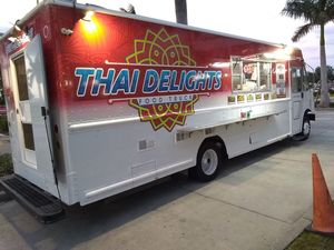 Nouvelle remorque de vente de nourriture rapide mobile moderne à vendre Rose ROUGE Noir Jaune Vert - Product Image 6