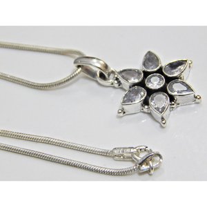 Cadena clásica de Plata de Ley 925 con colgante floral de Zirconia cúbica blanca Joyería de boda de platino - Product Image 4