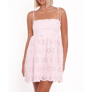 Robes tendance pour femmes conçues pour un style polyvalent avec une finition raffinée et un port confortable pour le travail et les loisirs - Product Image 3