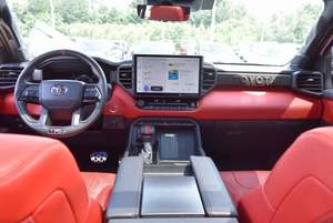 Toyota Tundra TRD Pro HV 2024 d'occasion en excellent état - Product Image 3