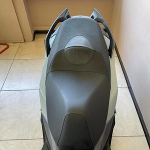 SYM ADX 300 con Opciones de Cilindrada de 150cc, 50cc y 125cc - Product Image 3