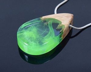 Collier pendentif en bois de résine de coeur de style féminin avec chaîne noire et pierre arc-en-ciel nouveau Design breloques de style religieux - Product Image 5