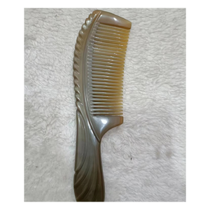 Peine de cuerno tradicional hecho a mano, duradero, antiestático, ideal para cabello rizado, grueso o fino, textura y sensación natural - Product Image 6