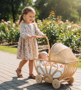 Poussette vintage en rotin tressé à la main pour poupée, chariot en rotin naturel avec auvent et roues en bois pour enfant, fabriqué au Vietnam - Product Image 4