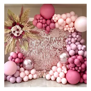 Mur scintillant à paillettes carrées de couleur or rose mat et flirty thème fête anniversaire gâteau magnifique décoration oh wow photomaton