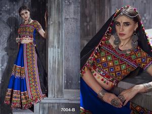 Ropa india y pakistaní Navaratri Lehenga Choli para festivales y fiestas disponible a precio de exportación - Product Image 4