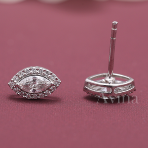 Pendientes de Diamantes Cultivados en Laboratorio con Certificación IGI, Corte Marquesa con Halo, Oro de 9K, Pavé de Diamantes - Product Image 4