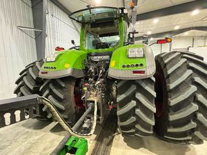 Tractor de ruedas Fendt 1050 VARIO 4WD, alta eficiencia, potencia inigualable para bomba de componentes de núcleo de agricultura de precisión de servicio pesado - Product Image 3