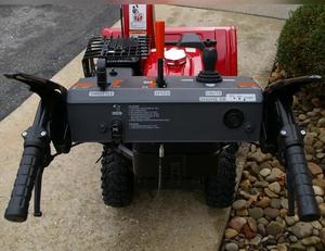 เครื่องเป่าหิมะแบบใช้แก๊สสำหรับงานหนักสำหรับสภาพอากาศหนาวเย็นพร้อมการสะสมของหิมะที่มีส่วนประกอบเครื่องยนต์หลัก - Product Image 4