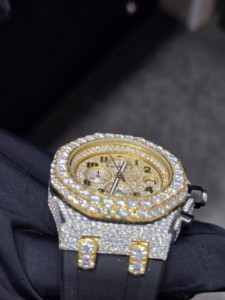 Montre unisexe de luxe tendance, demi-sertie de moissanite VVS, verre MIYOTA, bracelet en caoutchouc, boîtier en acier inoxydable, fermoir de bracelet, style hip-hop - Product Image 5