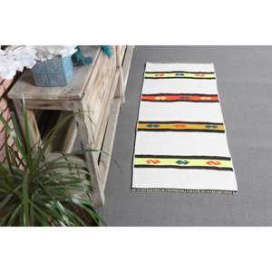 Tapis turc vintage, petit tapis de 1,7 x 3,9 pieds, tapis Kilim blanc à pois - Product Image 3