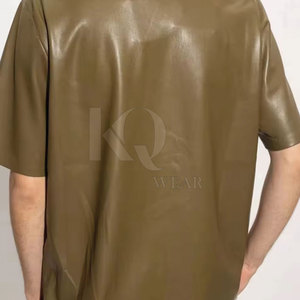 เสื้อเชิ้ตหนังถักสำหรับผู้ชาย ดีไซน์เนอร์ แบรนด์ดัง กระดุมหน้า สไตล์ลำลอง แฟชั่นสตรีท น้ำหนักเบา แห้งเร็ว แขนสั้น ปรับแต่งได้ คุณภาพสูง - Product Image 4