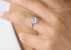 แหวนแต่งงานและหมั้นเพชรทรงกลมสีเหลืองทองคำขาว 10k เพชรเลี้ยงในห้องปฏิบัติการ ของขวัญสำหรับเธอ - Product Image 6