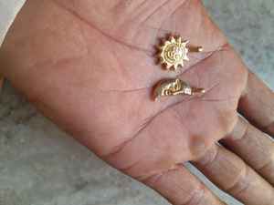 Dans des breloques en laiton en forme de croissant adaptées aux artistes en micro macramé et aux créateurs de bijoux adaptées à la revente - Product Image 2