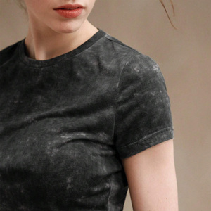 T-shirt tie dye personnalisé coloré pour femmes vêtements d'été en coton respirant avec des options de marque imprimées ou brodées à manches courtes - Product Image 4