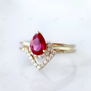 Diamante Cultivado en Laboratorio de Alta Calidad, Certificado IGI, 0.10CTW, Corte Brillante, Oro Amarillo de 14K, Estilo Vintage Chevron, Triángulo Contorneado para Mujer, Anillo de Boda - Product Image 5