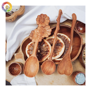 Cuillère en bois artisanale pour ustensiles de cuisine, service à manger et usage culinaire - Product Image 1