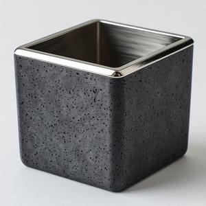 Elegante Portacepillos de Dientes de Metal Hecho a Mano para Baños Modernos, Ecológico, Duradero, Resistente y Cómodo - Product Image 5