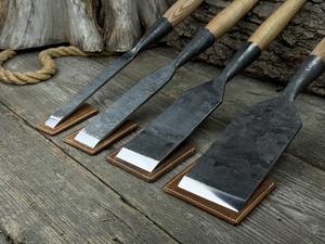 ชุดสิ่วงานไม้ 4 ชิ้น ใบมีดคม ตีขึ้นรูปด้วยมือจากเหล็กกล้าคาร์บอนชุบแข็ง ด้ามไม้แอช พร้อมปลอก - Product Image 2