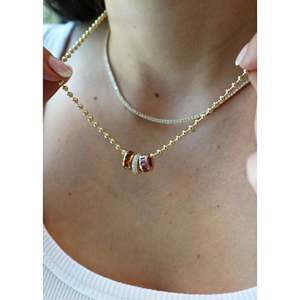 Pendentif Milestone en or rose avec pierre de naissance taille baguette, fait main, motif goutte d'eau taille émeraude, plaqué rhodium avec citrine, fabriqué en Inde - Product Image 4