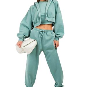Ensemble de survêtement d'hiver pour femmes Ville Sports, logo personnalisé, haut court décontracté, sweat-shirt à fermeture éclair et pantalon de jogging - Product Image 1