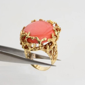 Anillo de Mujer Chapado en Oro Sólido de 18K, Moderno, con Coral Japonés Momo y Concha, con Zafiro y Diamante Ovalado de Color Naranja - Product Image 2