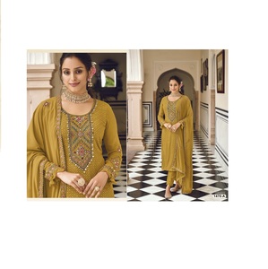 Exportation de qualité lourde Faux Georgette avec broderie de 5mm de travail de séquence pour les femmes disponibles à la quantité en vrac - Product Image 1