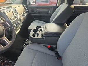 RAM 1500 CLASSIC SLT CREW CAB RWD 2021 USADO, Volante a la Izquierda/Derecha - Product Image 2