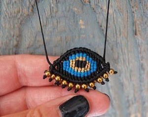 สร้อยคอเงินทำมือสไตล์วินเทจประดับลูกปัดมาคราเม่เคลือบโรเดียม ขนาด 20-25 มม. พร้อมจี้ห้อยบนโซ่แบบเชื่อม เหมาะสำหรับเป็นของขวัญงานแต่งงาน - Product Image 1