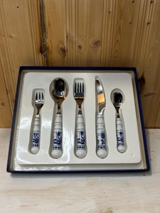 Juego de cubiertos de cabeza plateada con mango de diseño blanco y azul para cenas elegantes, fiestas de boda, cocina casera y uso en restaurante - Product Image 4