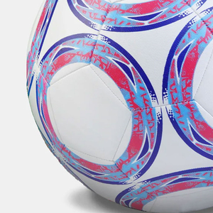 Balón de fútbol de cuero PU de alta calidad, tamaño oficial, logotipo personalizado impreso, el mejor fabricante para uso profesional en fútbol - Product Image 6