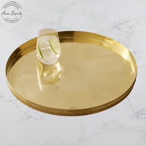 Fabricant de plateaux ronds en laiton faits à la main de taille supérieure avec fini doré plateau usagé pour le stockage de l'organisateur plateau de vanité - Product Image 1