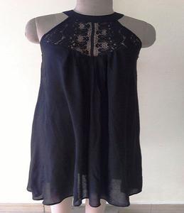 Vestido corto de fiesta negro con cuello halter - Product Image 1