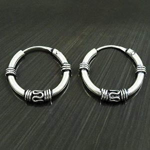 Boucles d'oreilles étonnantes pour femmes en argent sterling 925 massif oxydé fait à la main Fabricant de boucles d'oreilles en gros Fournisseurs Inde - Product Image 2