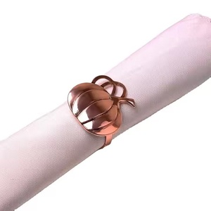 Vaisselle conçue martelée rond de serviette en cuivre de style moderne conçu traditionnel disponible pour la décoration de table à vendre - Product Image 4