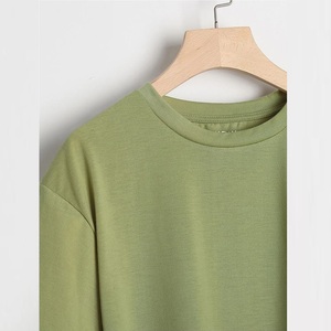 T-shirt pour homme, coupe ajustée, écologique, séchage rapide, motif uni, col rond, manches courtes, 100% coton biologique, option de couleur - Product Image 5