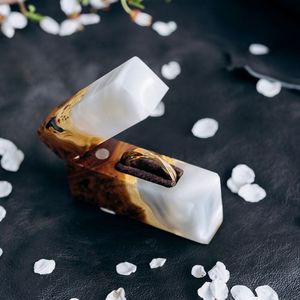 Boîte à bagues unique faite à la main en gros proposition de fiançailles mariage Unique Double fente en bois et résine boîte à bagues à bijoux - Product Image 4