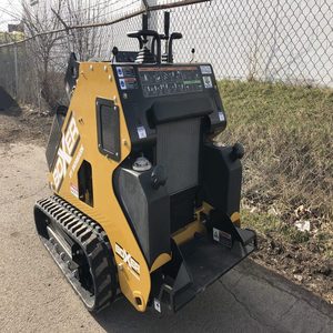 2025 meilleur haute Performance Kubota moteur Skid Steer Loader Boxer 700HDX roue rétrocaveuse noyau moteur roulement pompe boîte de vitesses - Product Image 1