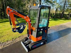 จัดส่งฟรี AGT LH12RS รถขุดไฮดรอลิกขนาดเล็ก 30 แรงม้า ใบมีดตักดิน 36 นิ้ว ถังตัก 15 นิ้ว พัดลมระบายความร้อนเครื่องยนต์ มาตรฐาน EPA CE พร้อมระบบเสริม - Product Image 4