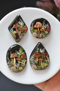 Pendentif en résine Ogan fait main collier époxy en cristal sculpté pour cadeaux par Tayyab Handicraft - Product Image 4