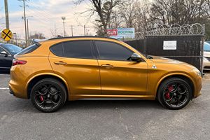 2022 R0ME0 Stelvio Quadrifoglio ไมล์น้อย เครื่องยนต์สมบูรณ์ ระบบเกียร์อัตโนมัติ หลังคาพาโนรามา ไฟ LED พร้อมส่ง - Product Image 3