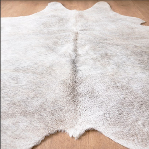 Alfombras de cuero de vaca blancas de Brasil - Calidad de alta gama - Producto natural - Ubicación de las alfombras de cuero de vaca de la más alta calidad - Product Image 3