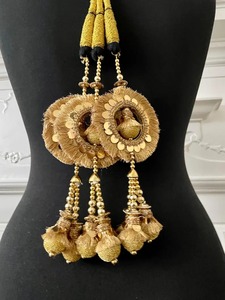 Kiran Paranda, Latkans Parandi Parandey, pour mariages à thème Punjabi, Phulkari, Patiala, Sangeet, Mehendi, Maiyoon - Product Image 2