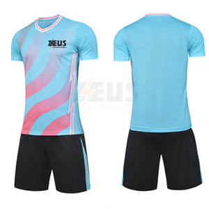 ชุดกีฬาฟุตบอลดีไซน์โดดเด่น ราคาประหยัด สีและขนาดสั่งทำได้ คุณภาพสูง สำหรับผู้ใหญ่ - Product Image 1