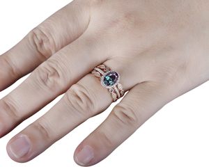 Anillo de compromiso de plata de ley 925 con alejandrita sintética de 1.1 quilates, halo vintage, conjunto nupcial de oro rosa de 14K, hecho a mano, clásico. - Product Image 4