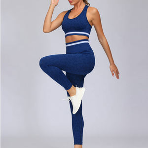 Conjunto Deportivo con Cuello en U, Tirantes Anchos, Brasier Deportivo y Leggings, Conjunto de Yoga de Spandex y Nailon para Mujer, Gran Venta - Product Image 3