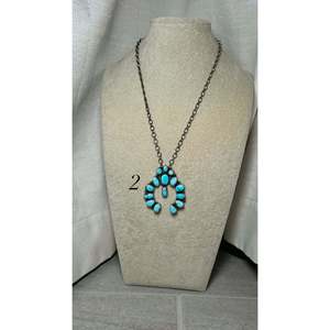 Collier Eli Skeets en turquoise avec motif géométrique Golden Hill et argent sterling - Product Image 4