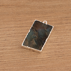 Conector de Labradorita Verde Natural Brillante, Electrochapado en Plata, Conector Hecho a Mano para la Fabricación de Joyas - Product Image 4