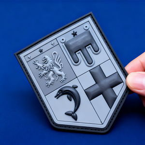 Bracelet en PVC pour la région des <span class=keywords><strong>Alpes</strong></span> d'Auvergne Patch régional en caoutchouc souple personnalisé Bracelet en PVC durable pour vêtements - Product Image 2