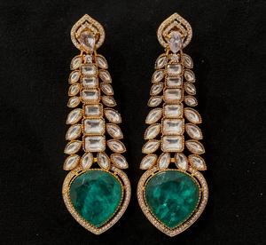 Exclusivos Pendientes Kundan Chapados en Oro de la Mejor Calidad, Estilo Tradicional, Colecciones para Bodas y Fiestas para Mujeres y Niñas - Product Image 4